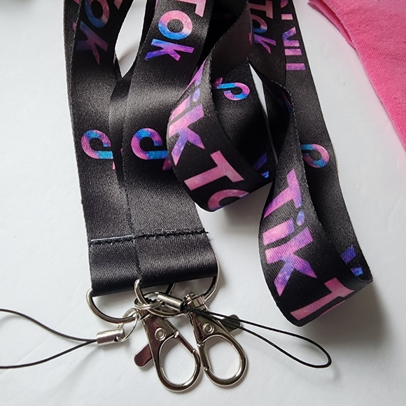 TikTok Ribbon Headband Lanyard and Neon Socks Bundle - Picture 9 of 10